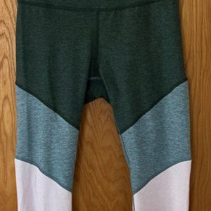 Outdoor Voices Springs 7/8 Leggings Size Small - hunter green/grey/pink